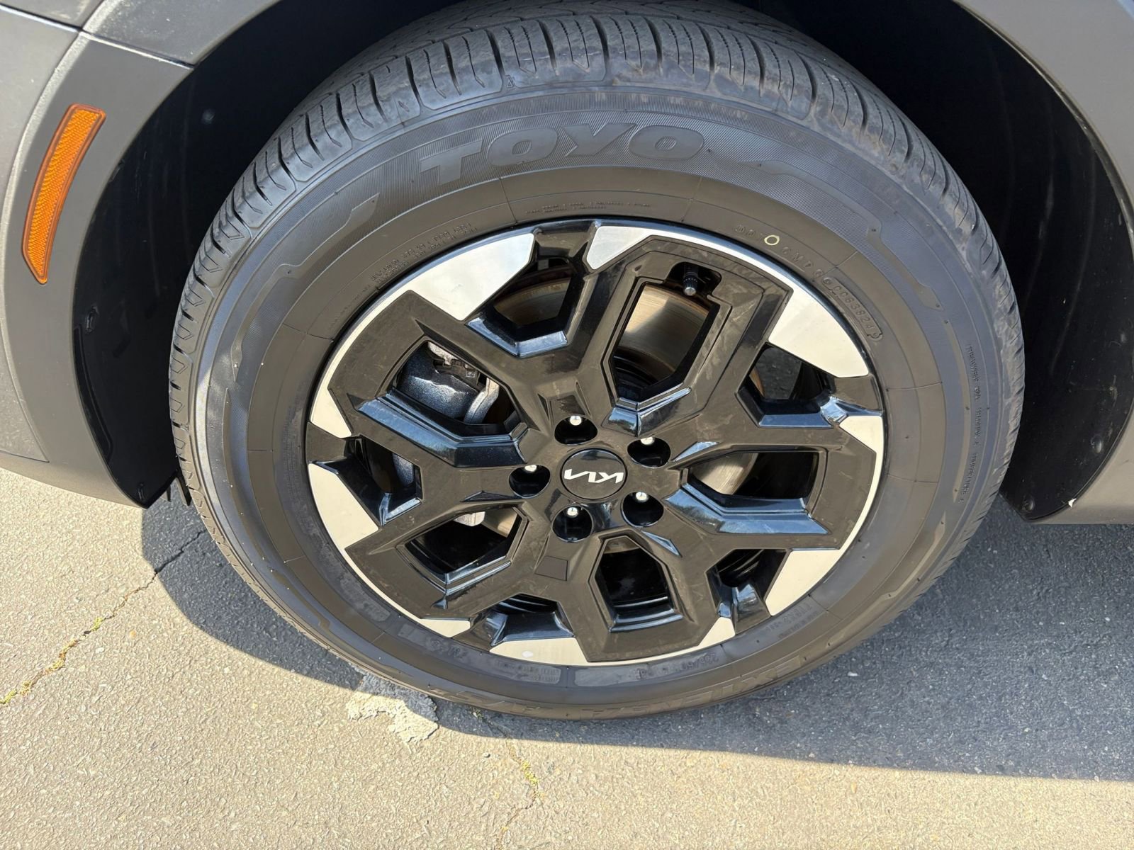 Used 2024 Kia Sorento S image 32