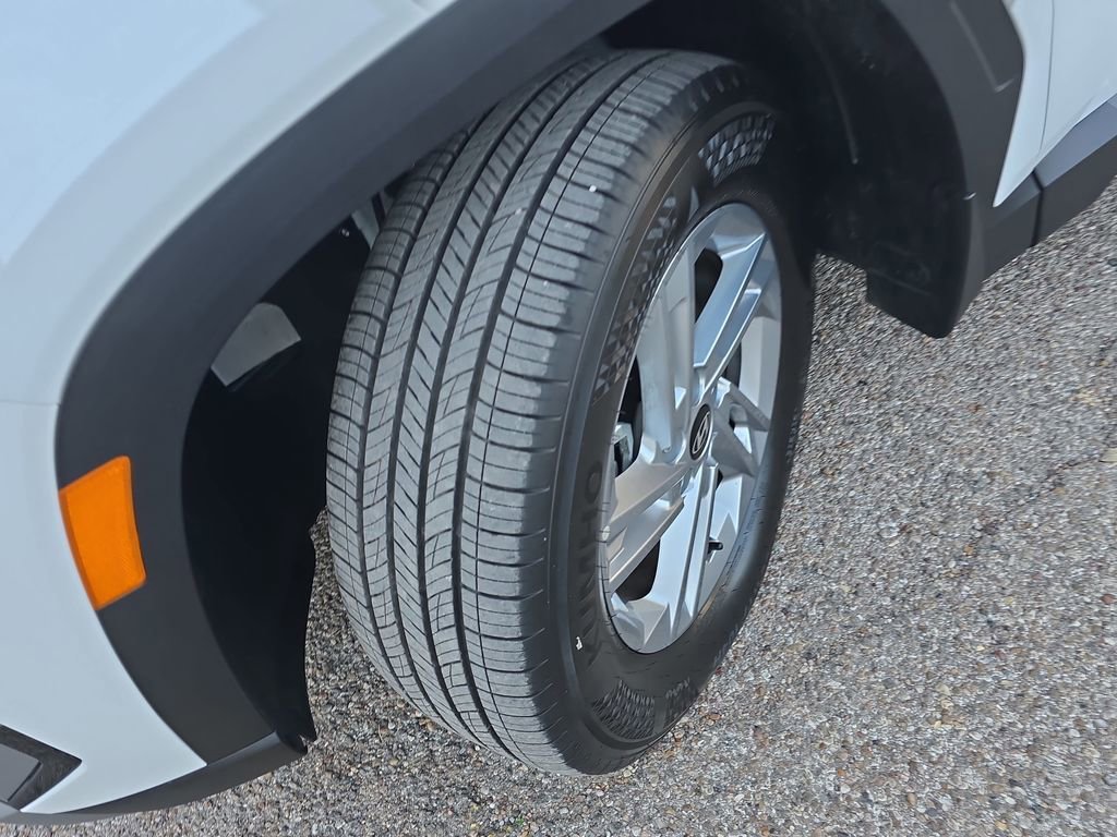 Certified 2026 Hyundai Tucson SE image 29