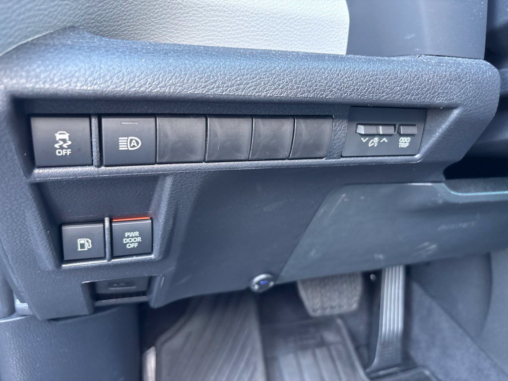 Used 2026 Toyota Sienna LE FWD image 20