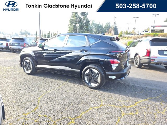 Certified 2024 Hyundai Kona SE image 7