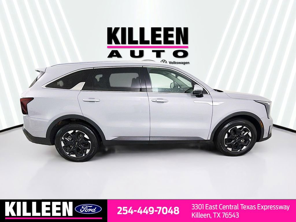 Used 2025 Kia Sorento S image 9