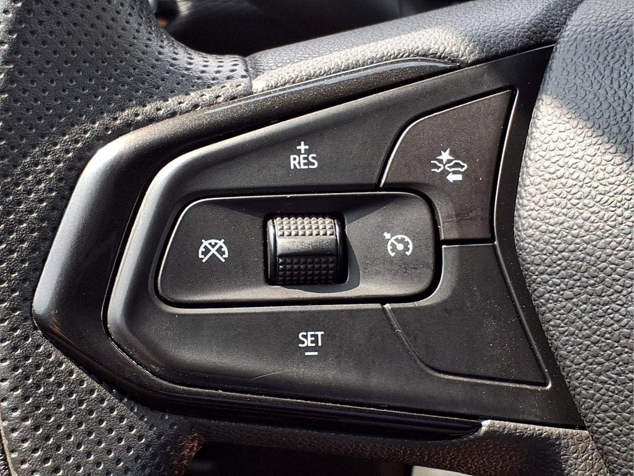 Used 2021 Chevrolet TrailBlazer LS AWD/4WD image 22