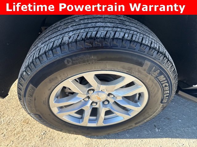 Used 2024 Chevrolet Suburban LT image 29