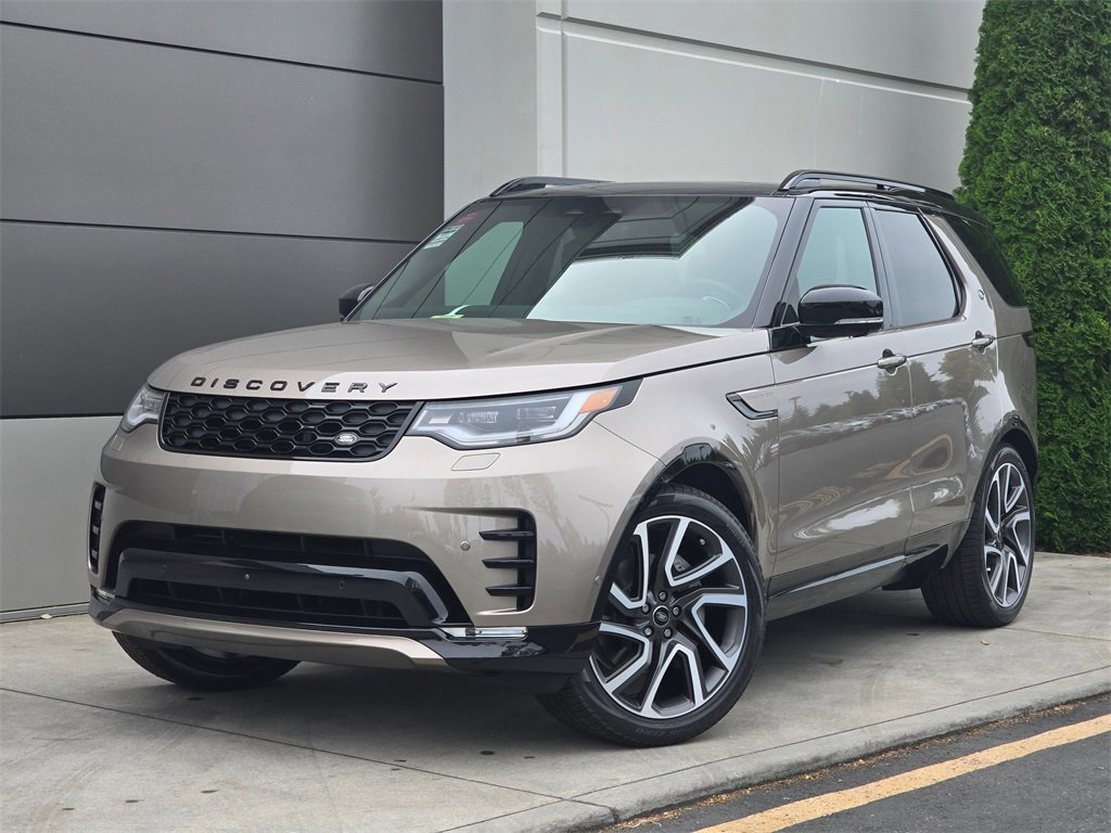 New 2025 Land Rover Discovery Dynamic SE image 1