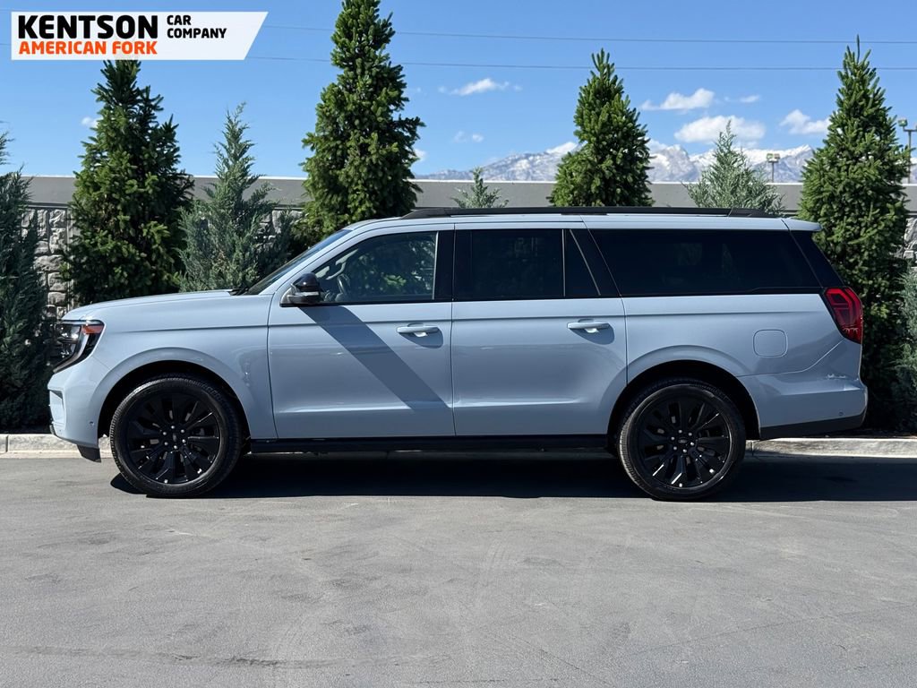 Used 2025 Ford Expedition Max Platinum w/ Stealth Appearance Package AWD/4WD image 3