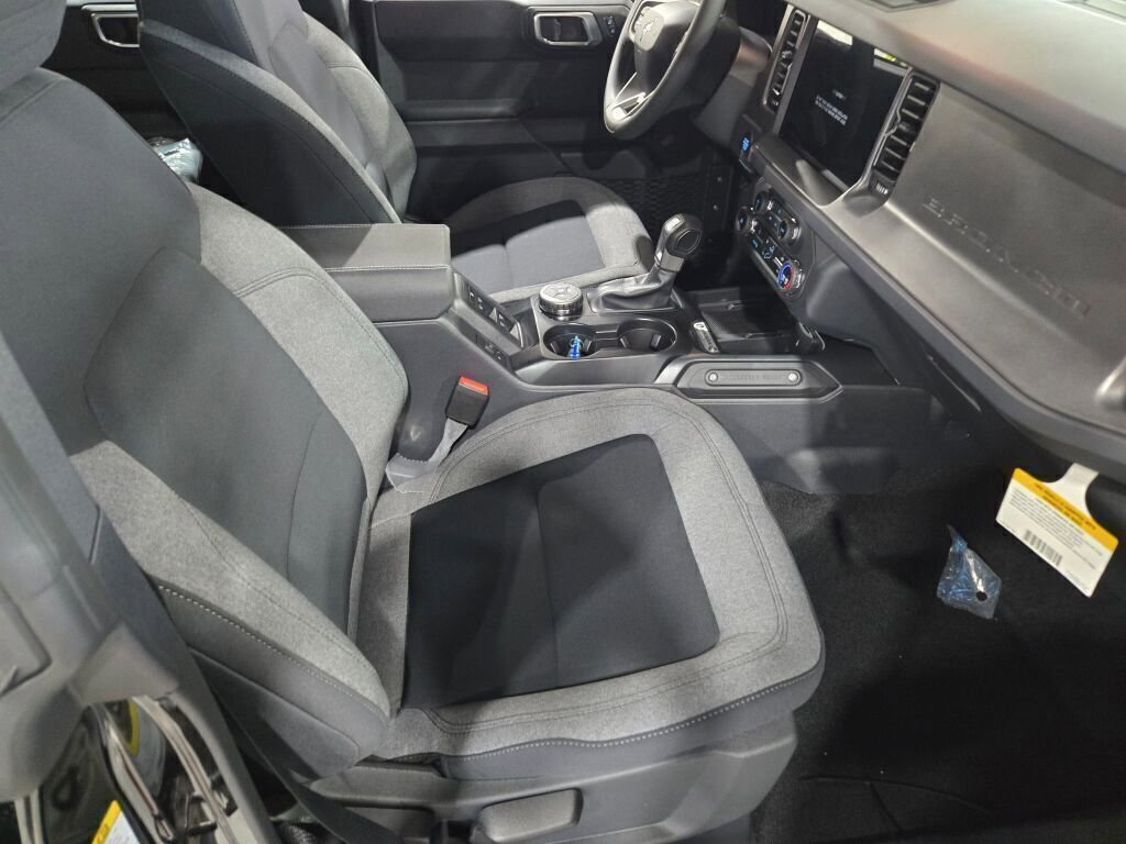 New 2025 Ford Bronco 4-Door image 7
