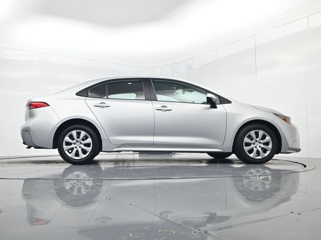 Used 2023 Toyota Corolla LE FWD image 48
