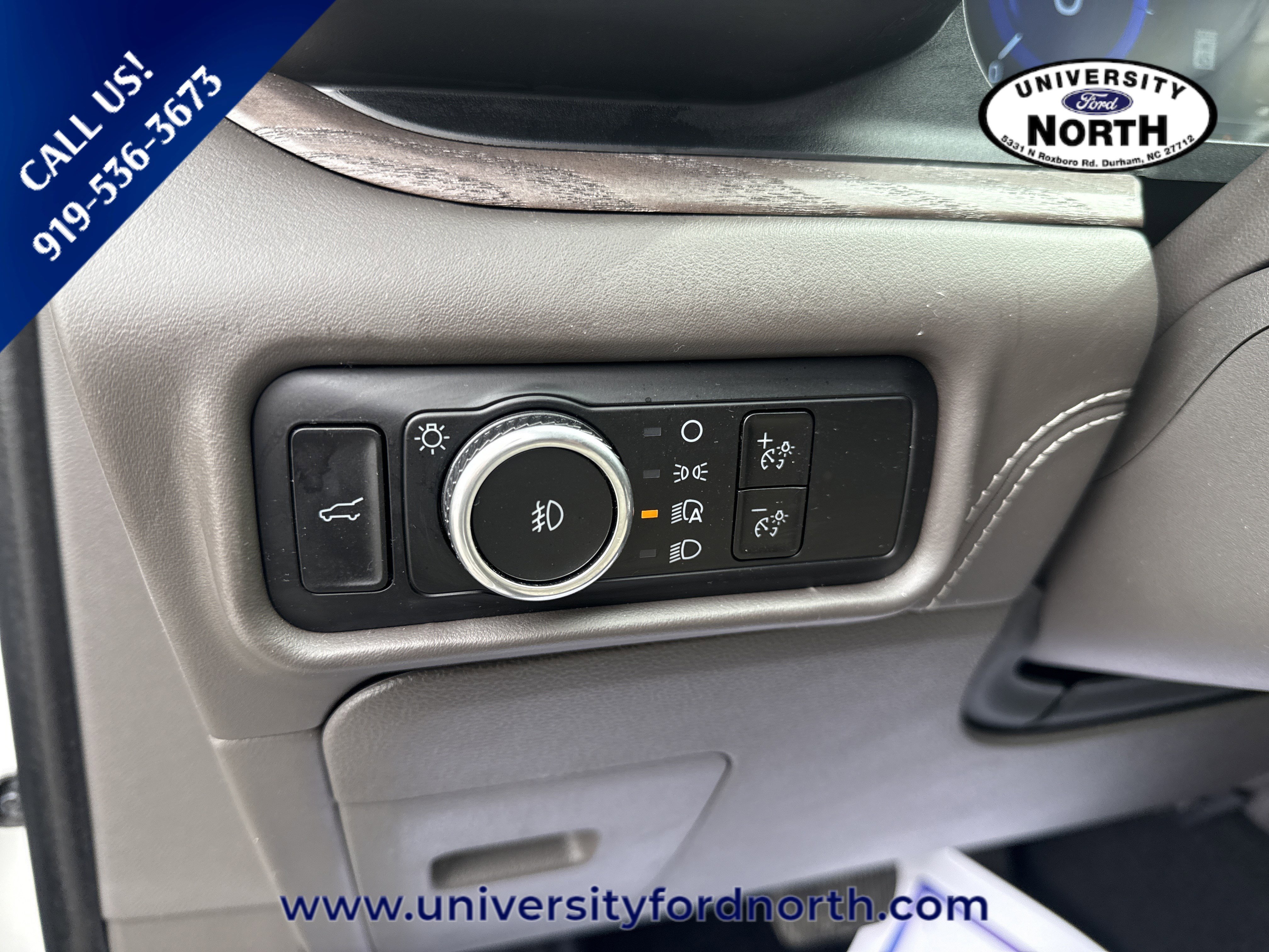 Used 2023 Ford Explorer Platinum w/ Technology Package image 17