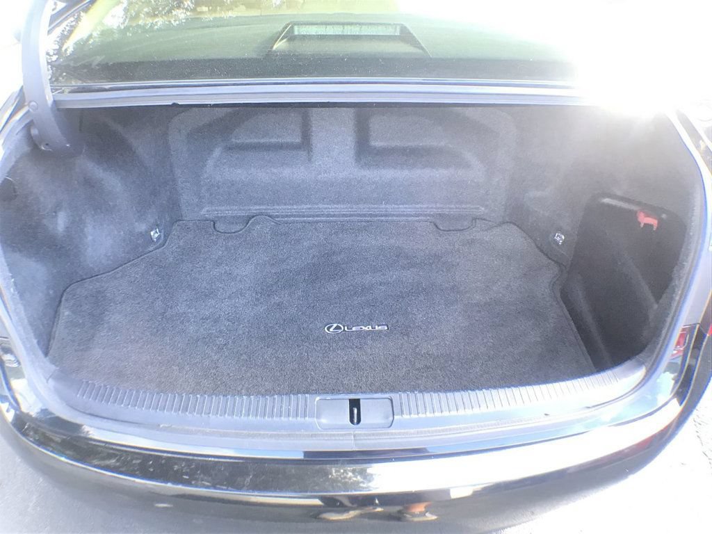 Used 2013 Lexus ES 300h w/ Luxury Pkg FWD image 24