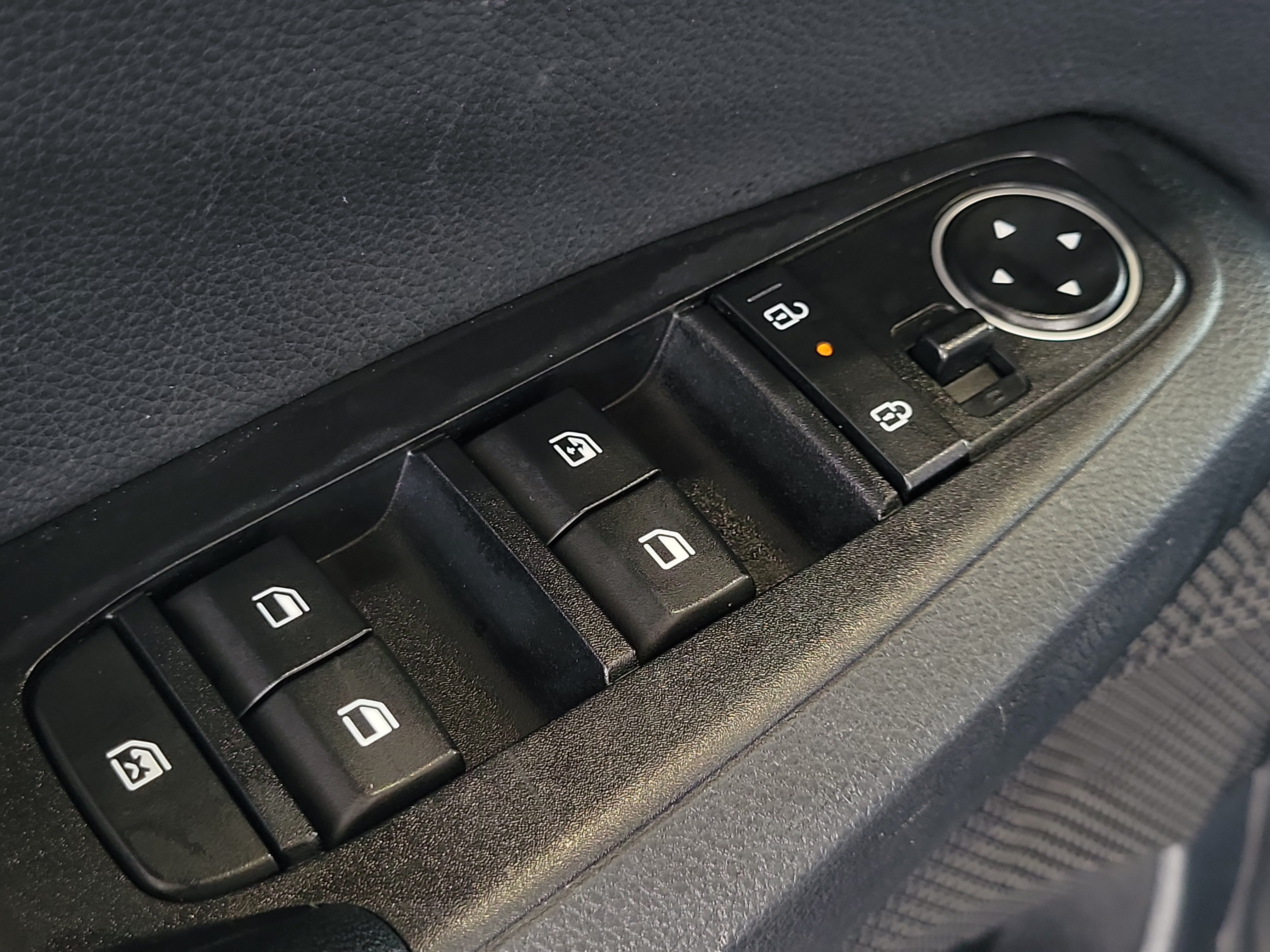 Used 2025 Kia Seltos S FWD image 16