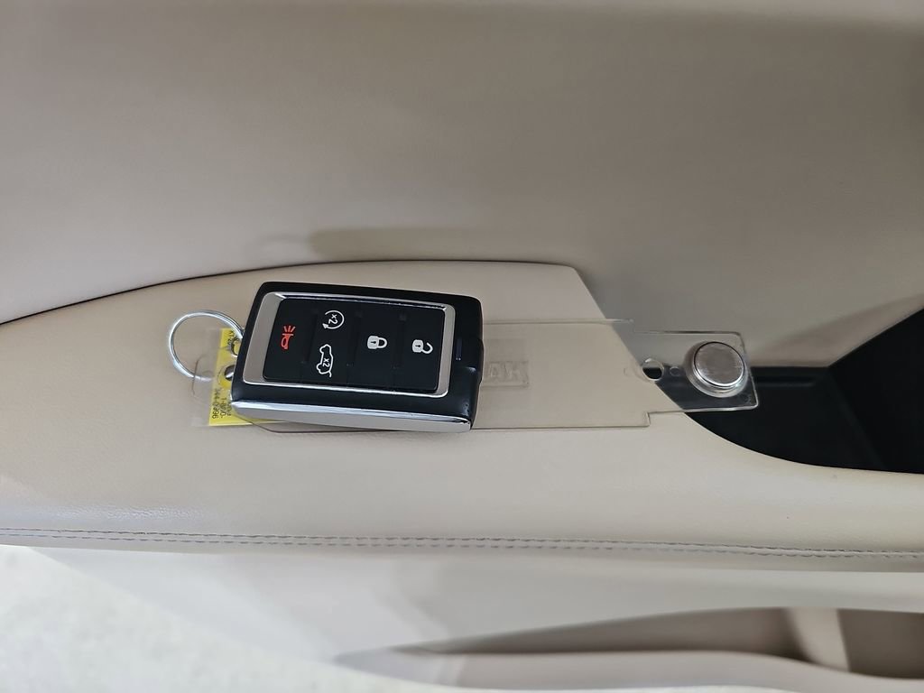 Used 2021 Jeep Grand Cherokee L Limited w/ Luxury Tech Group II image 42