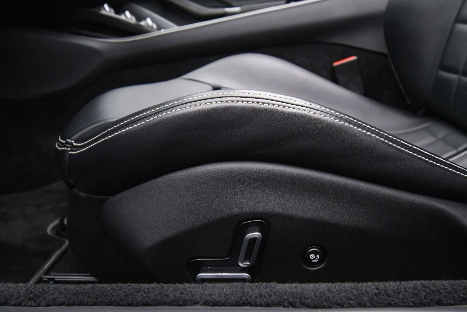 Used 2019 Ferrari Portofino image 49