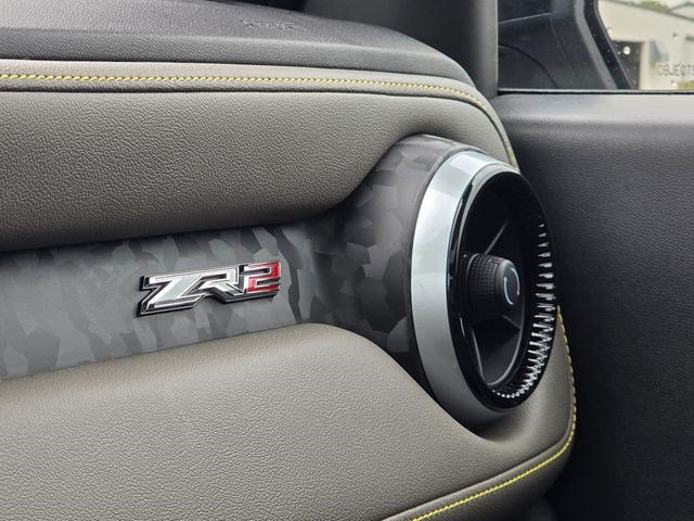 Used 2024 Chevrolet Colorado ZR2 w/ Technology Package AWD/4WD image 42