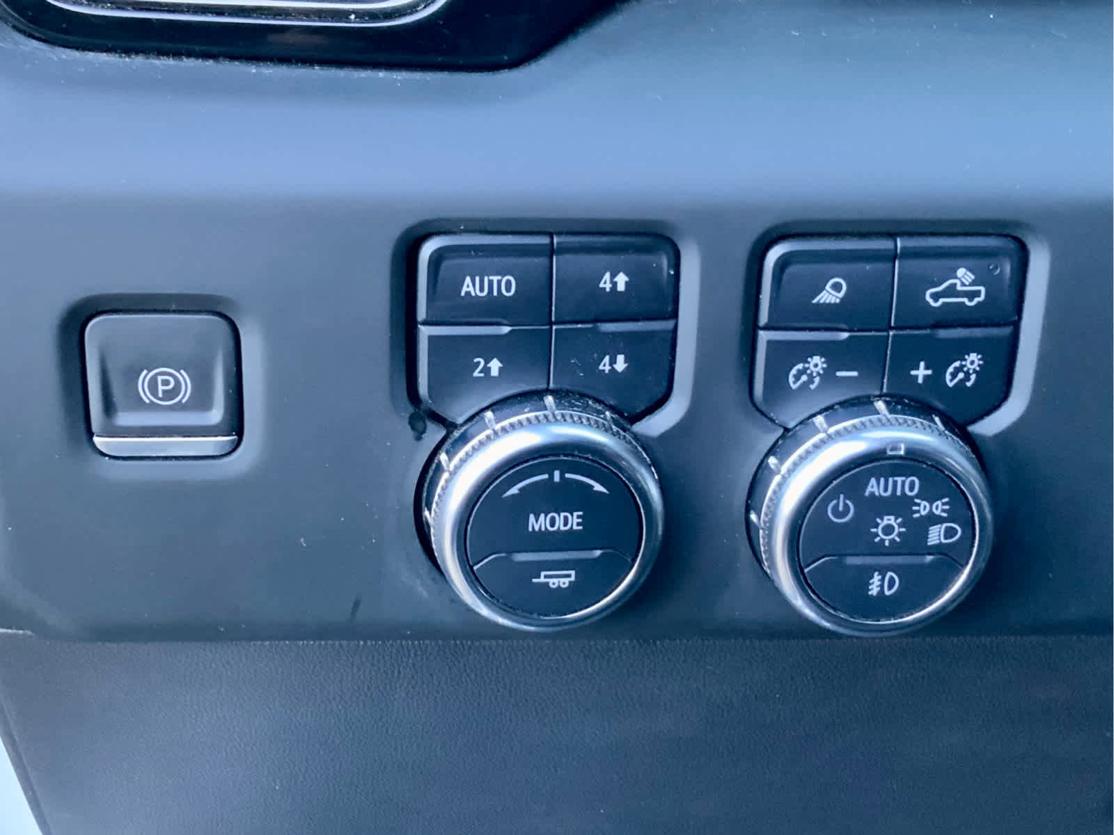 Used 2024 GMC Sierra 1500 AT4 w/ Technology Package image 55