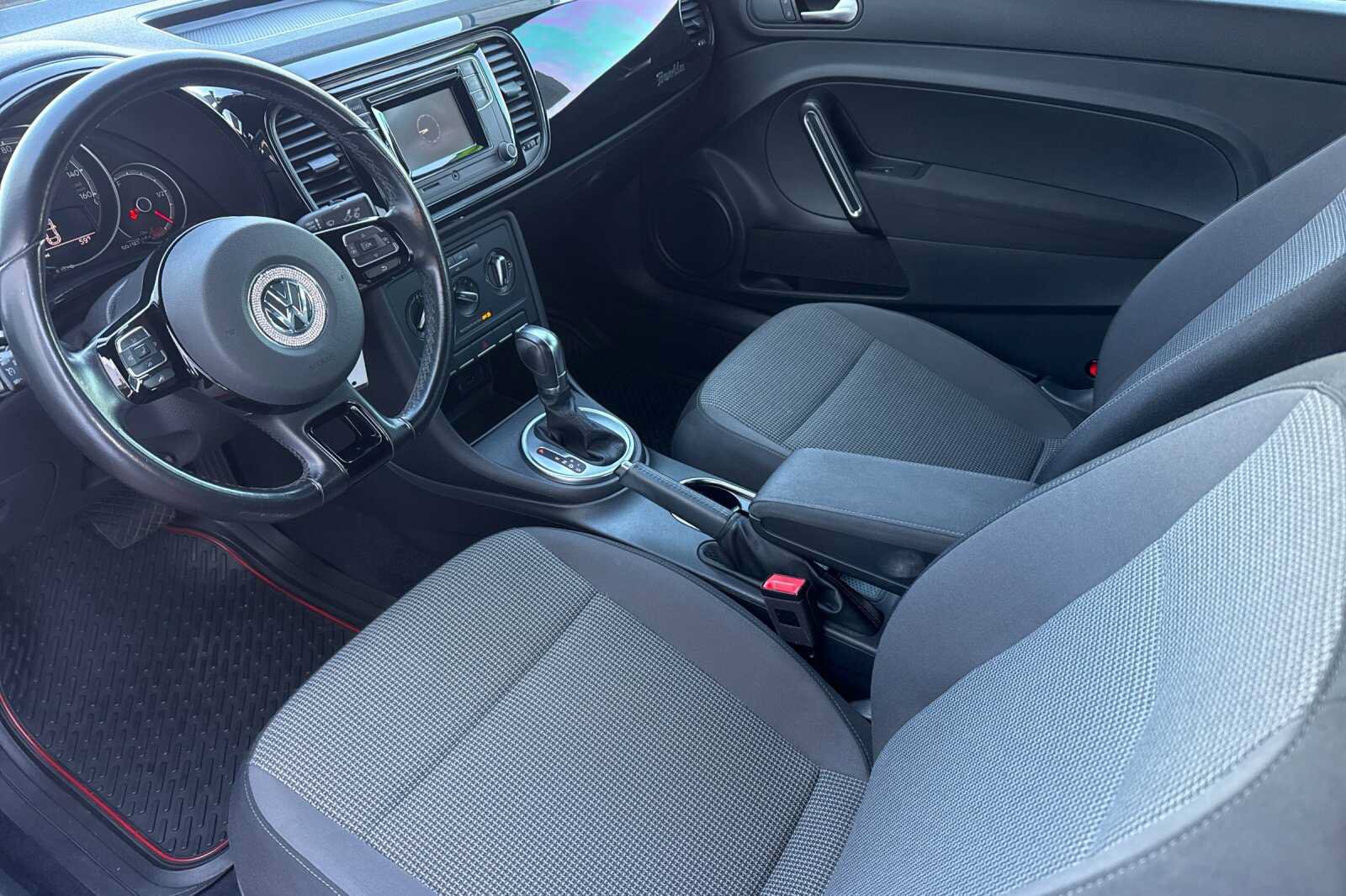 Used 2019 Volkswagen Beetle 2.0T S FWD image 10