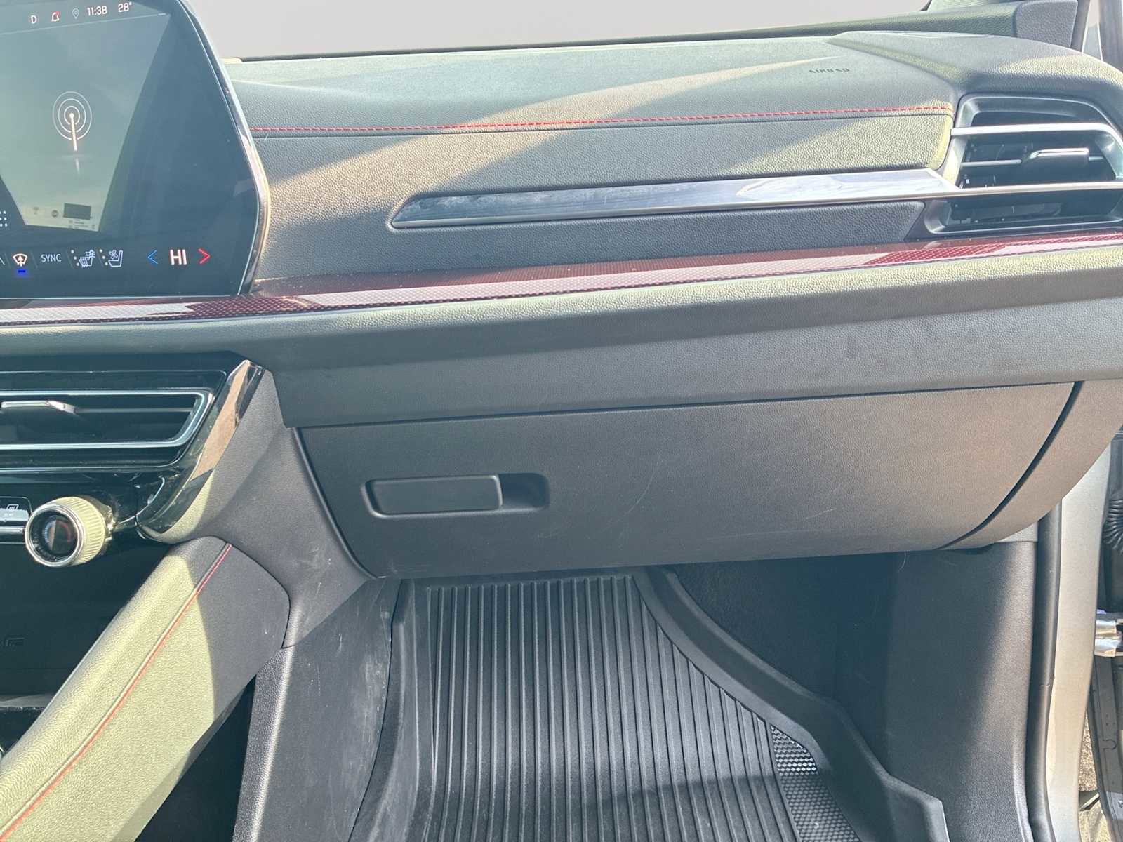 Certified 2024 Chevrolet Traverse RS image 30