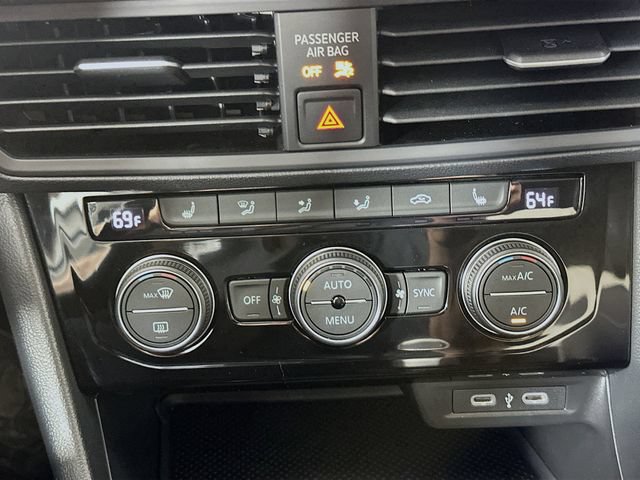 Used 2024 Volkswagen Jetta SE FWD image 25