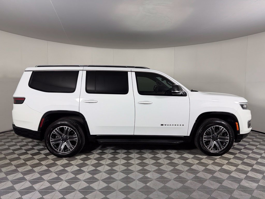 Used 2023 Jeep Wagoneer 4WD w/ Premium Group I image 5