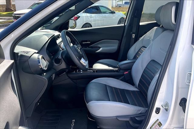 Used 2023 Nissan Kicks SR w/ SR Premium Package FWD image 25