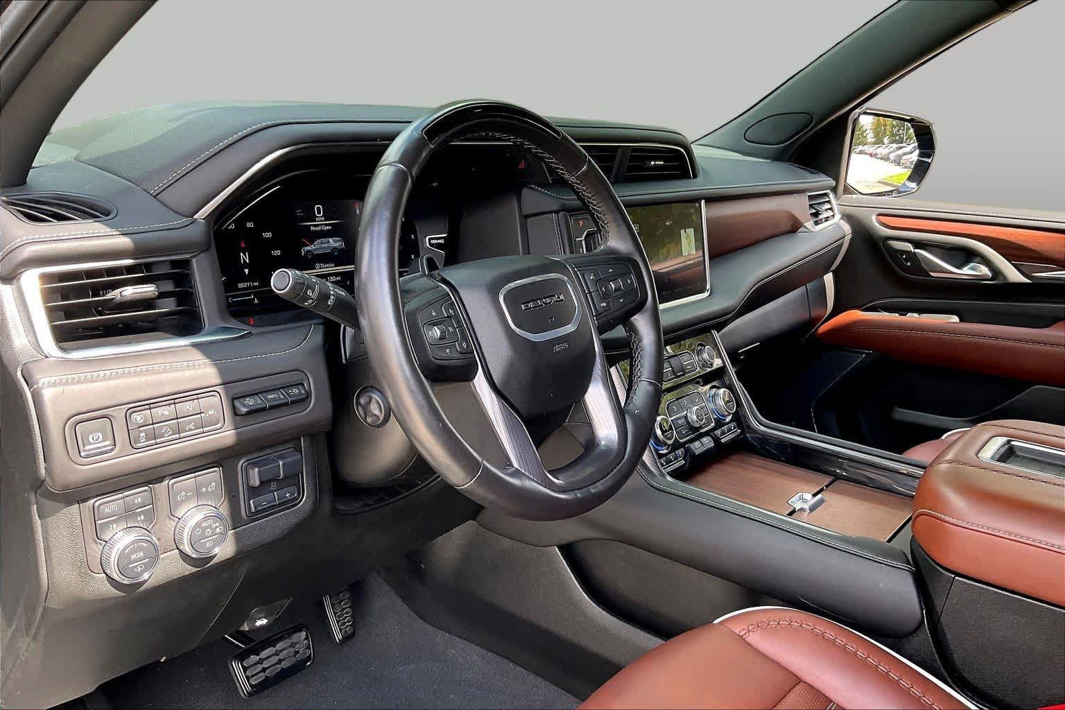 Used 2024 GMC Yukon Denali Ultimate AWD/4WD image 16