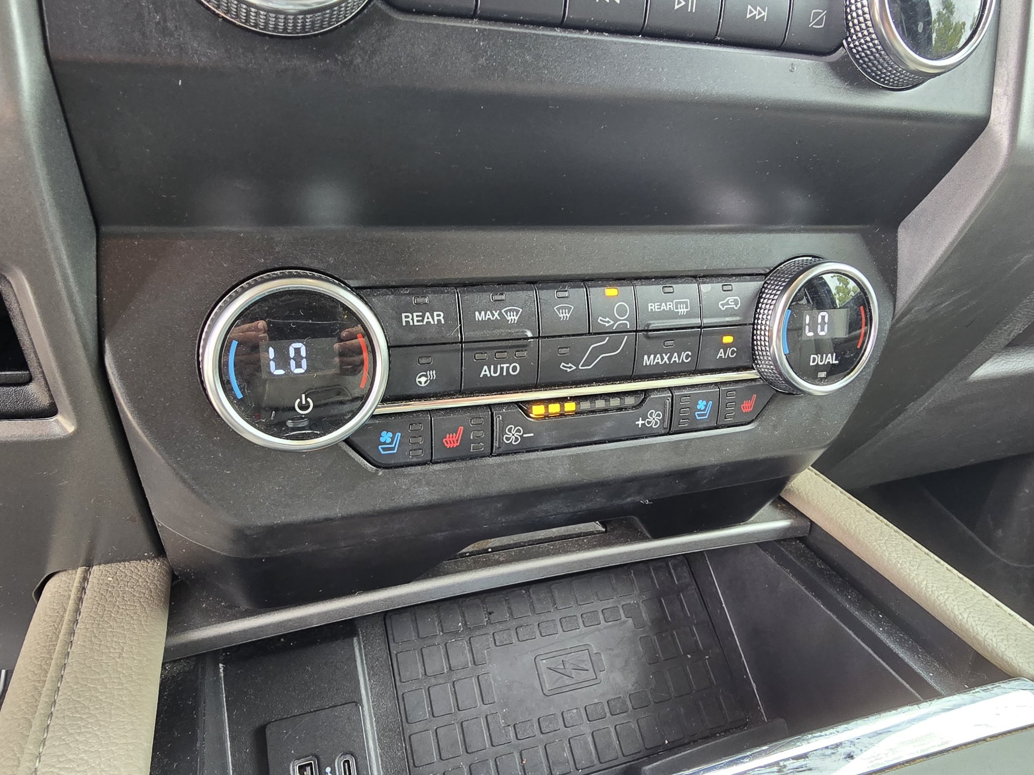 Used 2020 Ford Expedition Max XLT w/ Equipment Group 202A AWD/4WD image 22