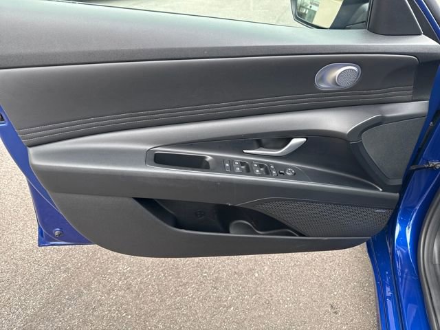 Certified 2021 Hyundai Elantra Limited w/ Cargo Package image 10