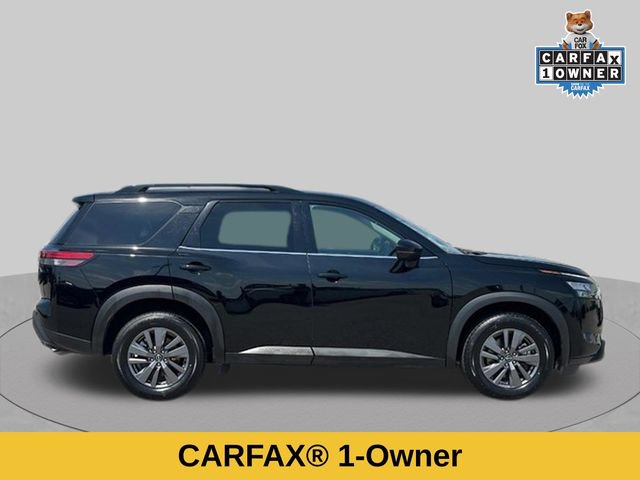 Used 2025 Nissan Pathfinder SV AWD/4WD image 2