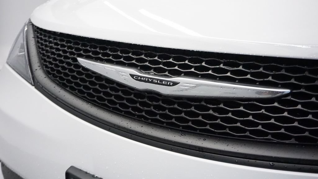 New 2026 Chrysler Voyager LX FWD image 17
