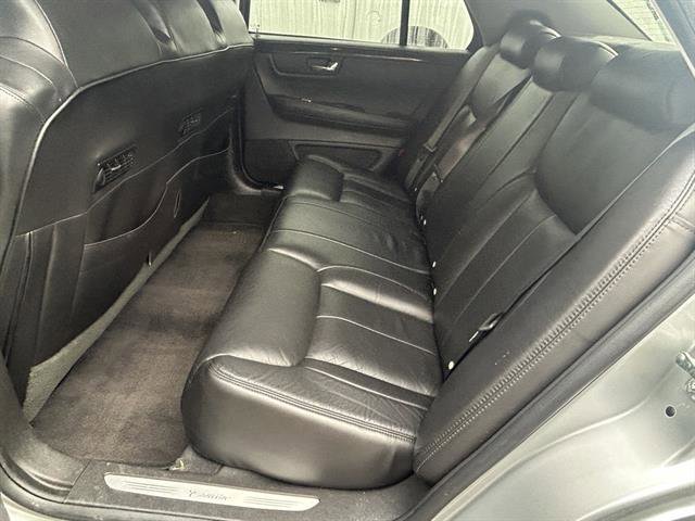 Used 2011 Cadillac DTS Limousine image 23