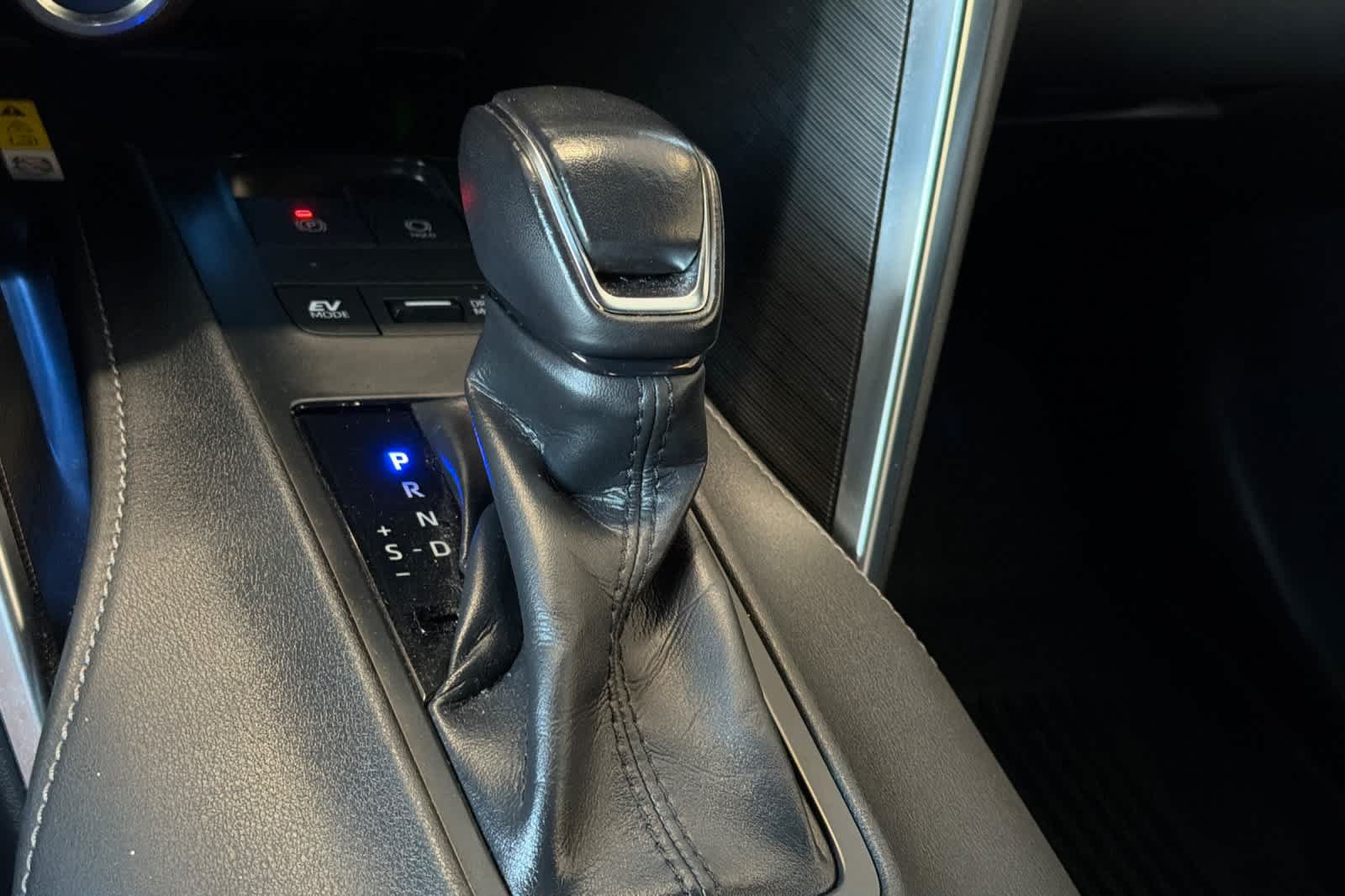 Used 2022 Toyota Venza XLE AWD/4WD image 24