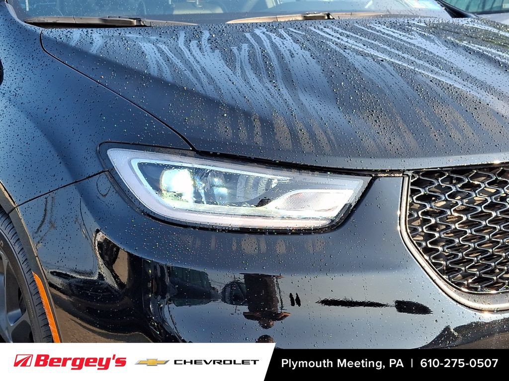 Used 2026 Chrysler Pacifica Limited w/ S Appearance Package FWD image 11