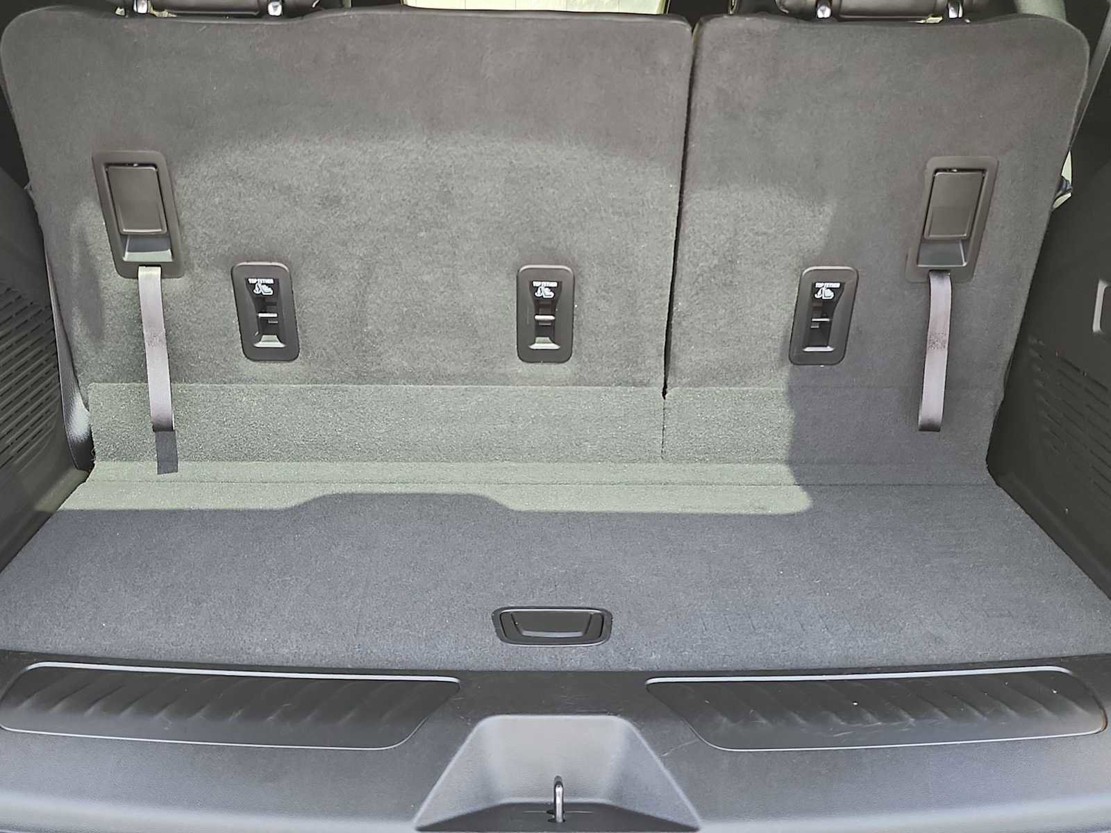 Used 2023 GMC Yukon SLT image 23