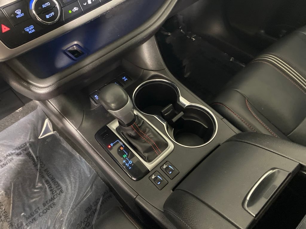 Used 2019 Toyota Highlander SE AWD/4WD image 23