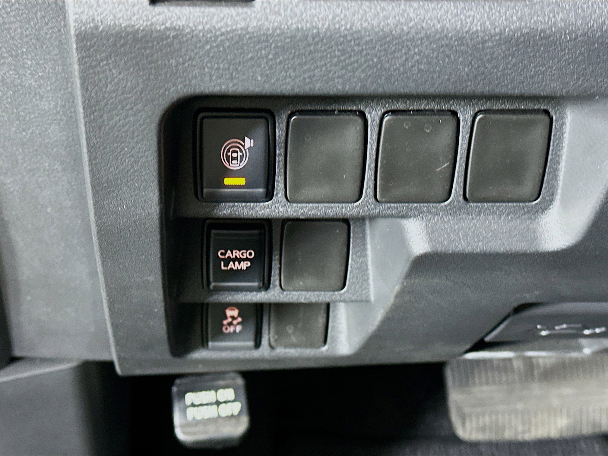 Used 2025 Nissan Frontier SV image 17