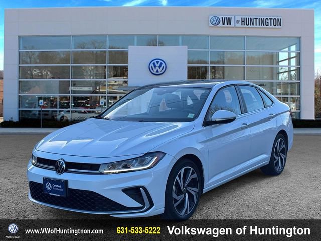 Certified 2025 Volkswagen Jetta SEL image 4