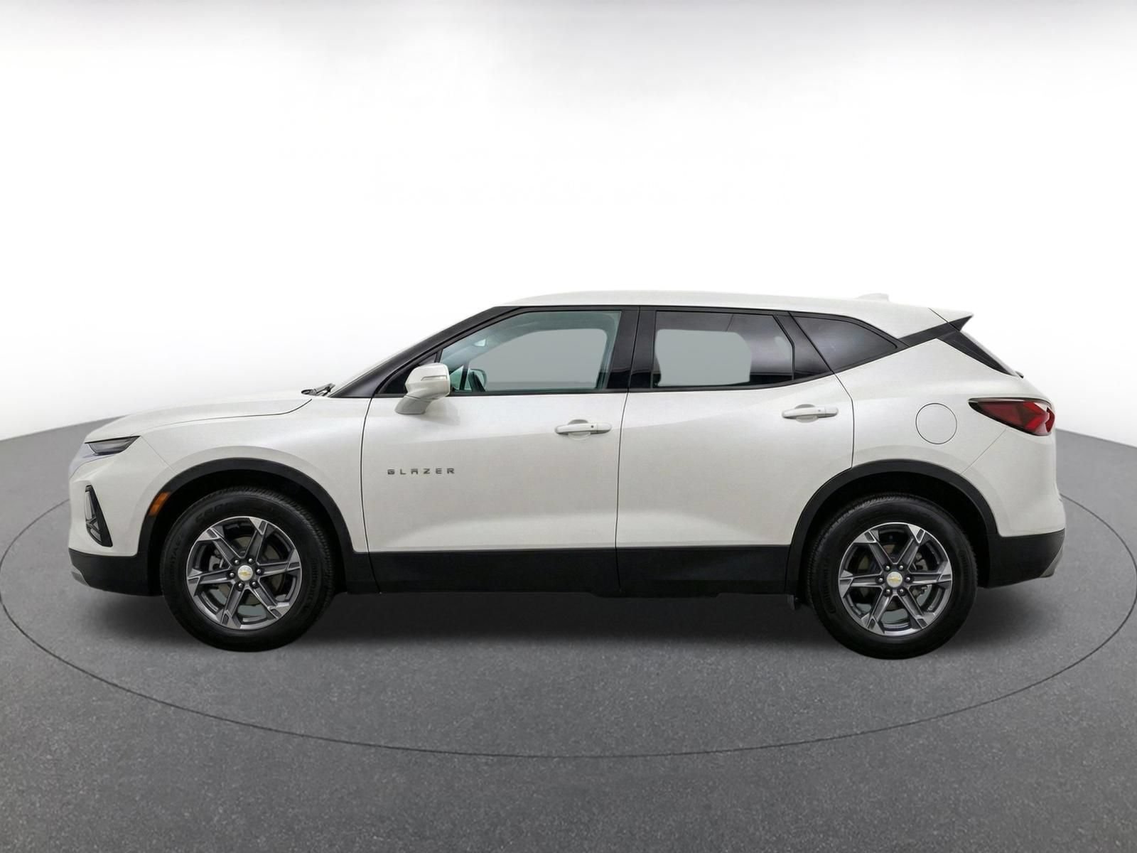 Used 2026 Chevrolet Blazer LT FWD image 4