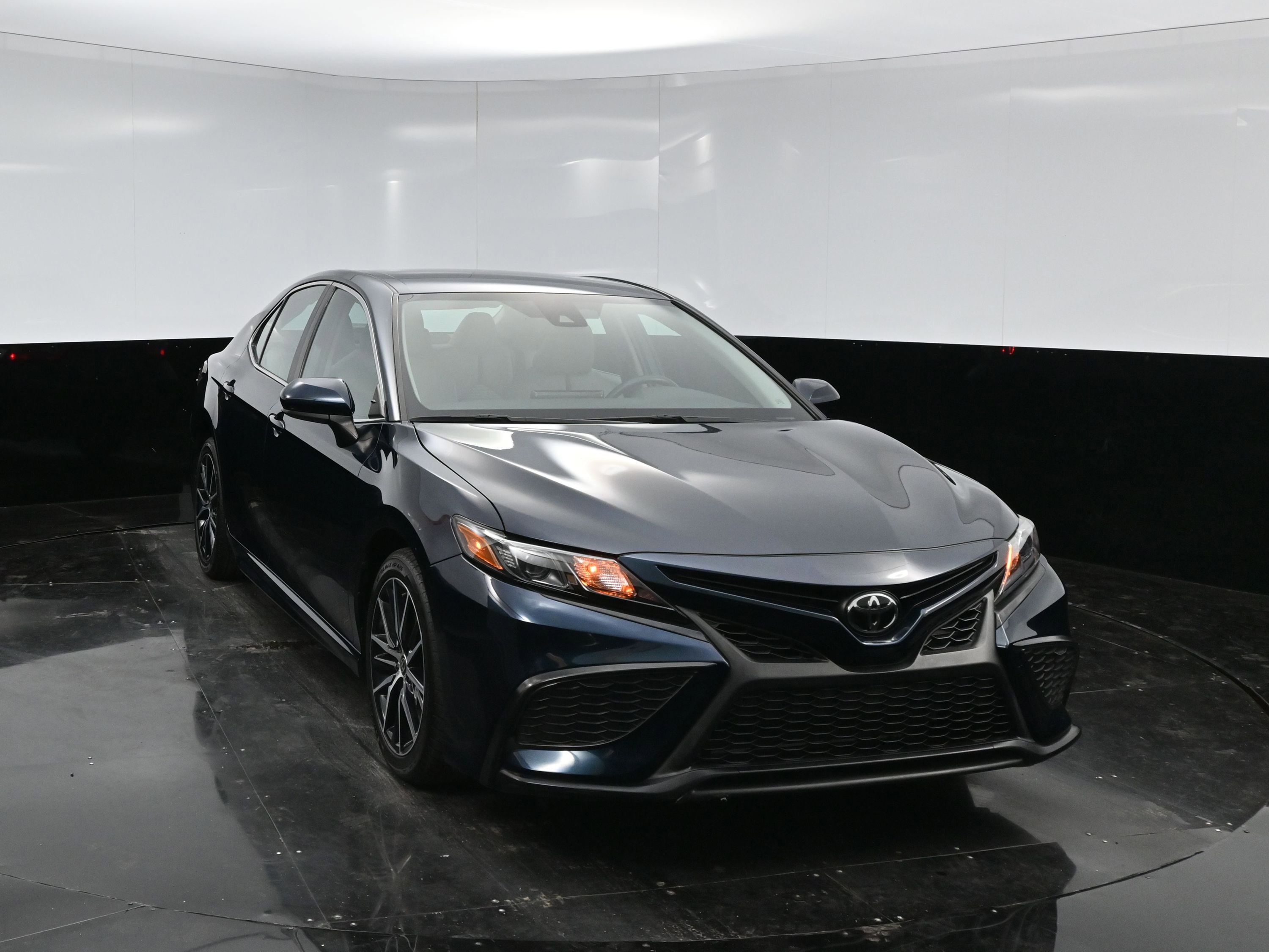 Used 2021 Toyota Camry SE