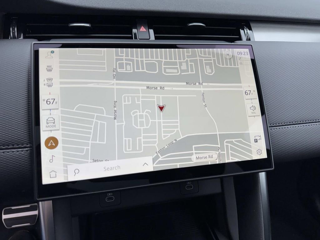 New 2026 Land Rover Discovery Sport Landmark image 24