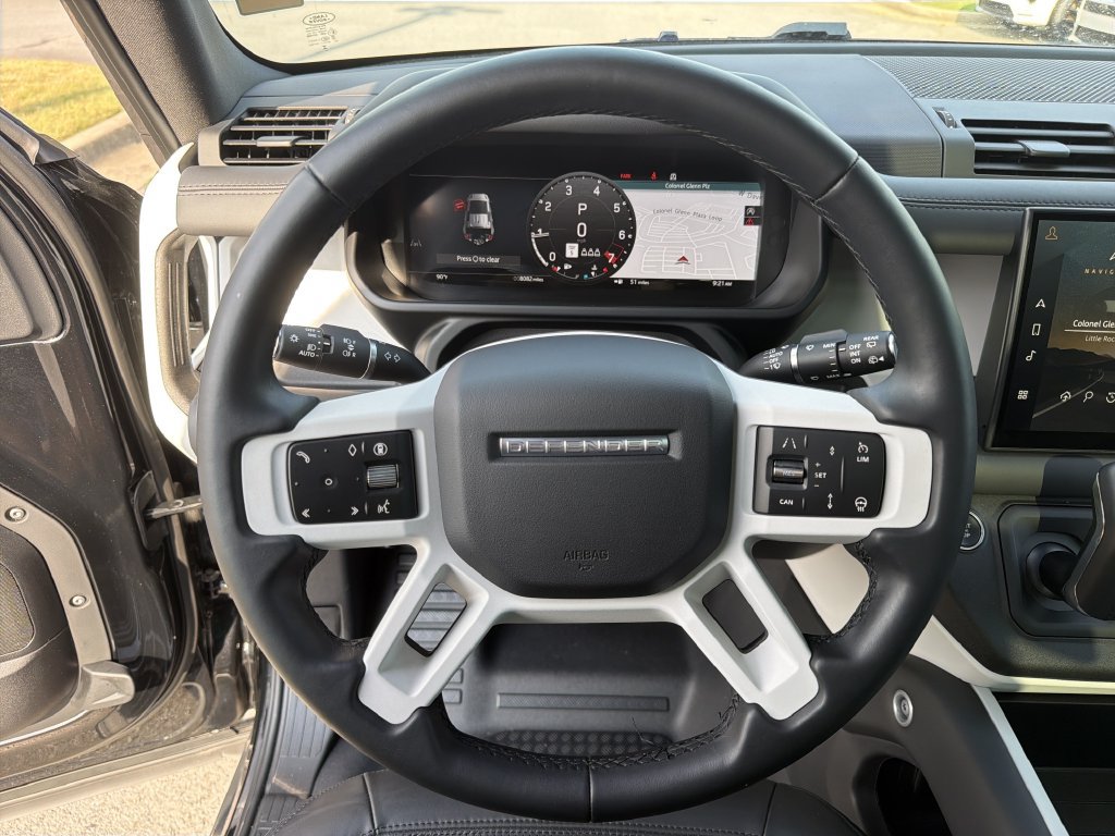 Used 2025 Land Rover Defender 110 X-Dynamic SE AWD/4WD image 21