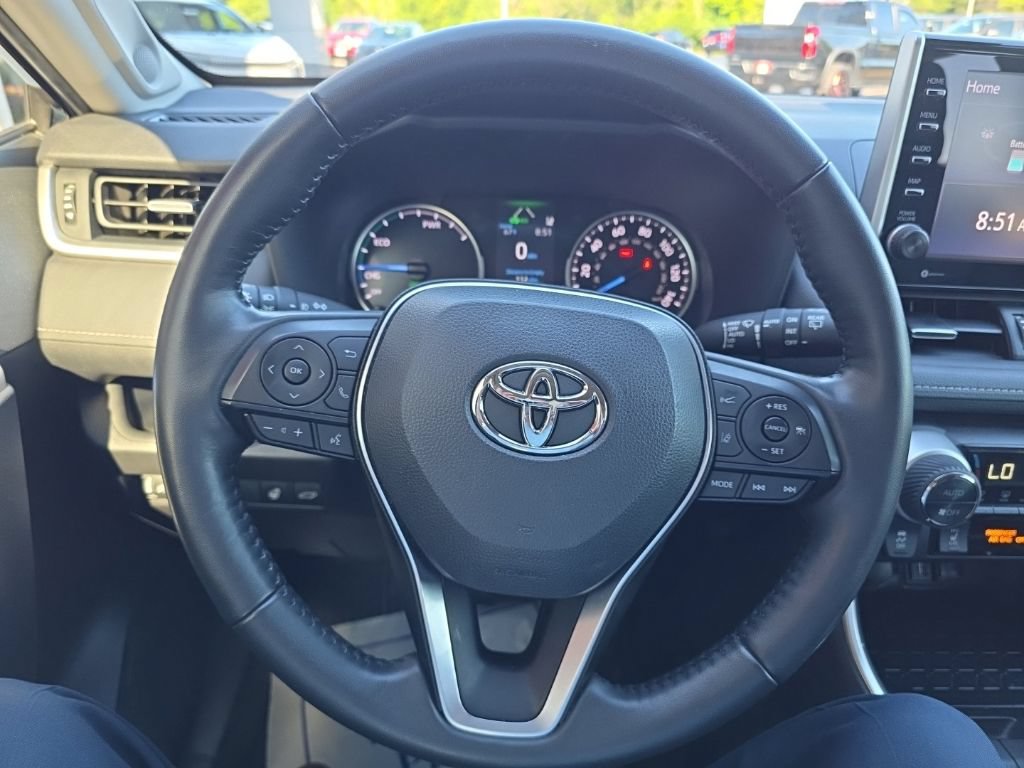 Used 2022 Toyota RAV4 XLE Premium AWD/4WD image 20