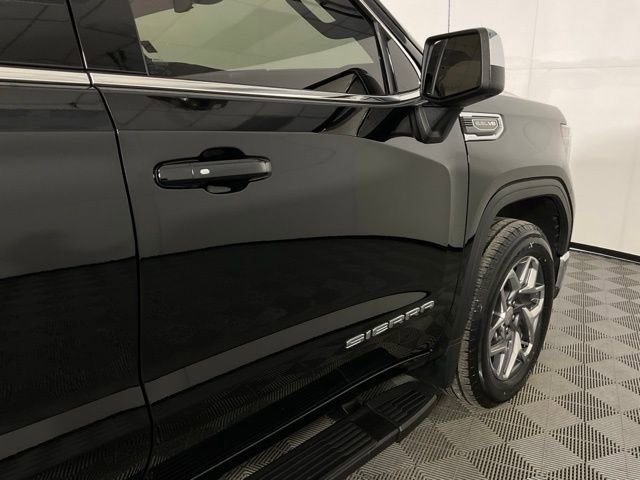 Used 2023 GMC Sierra 1500 SLE w/ X31 Off-Road Package image 9