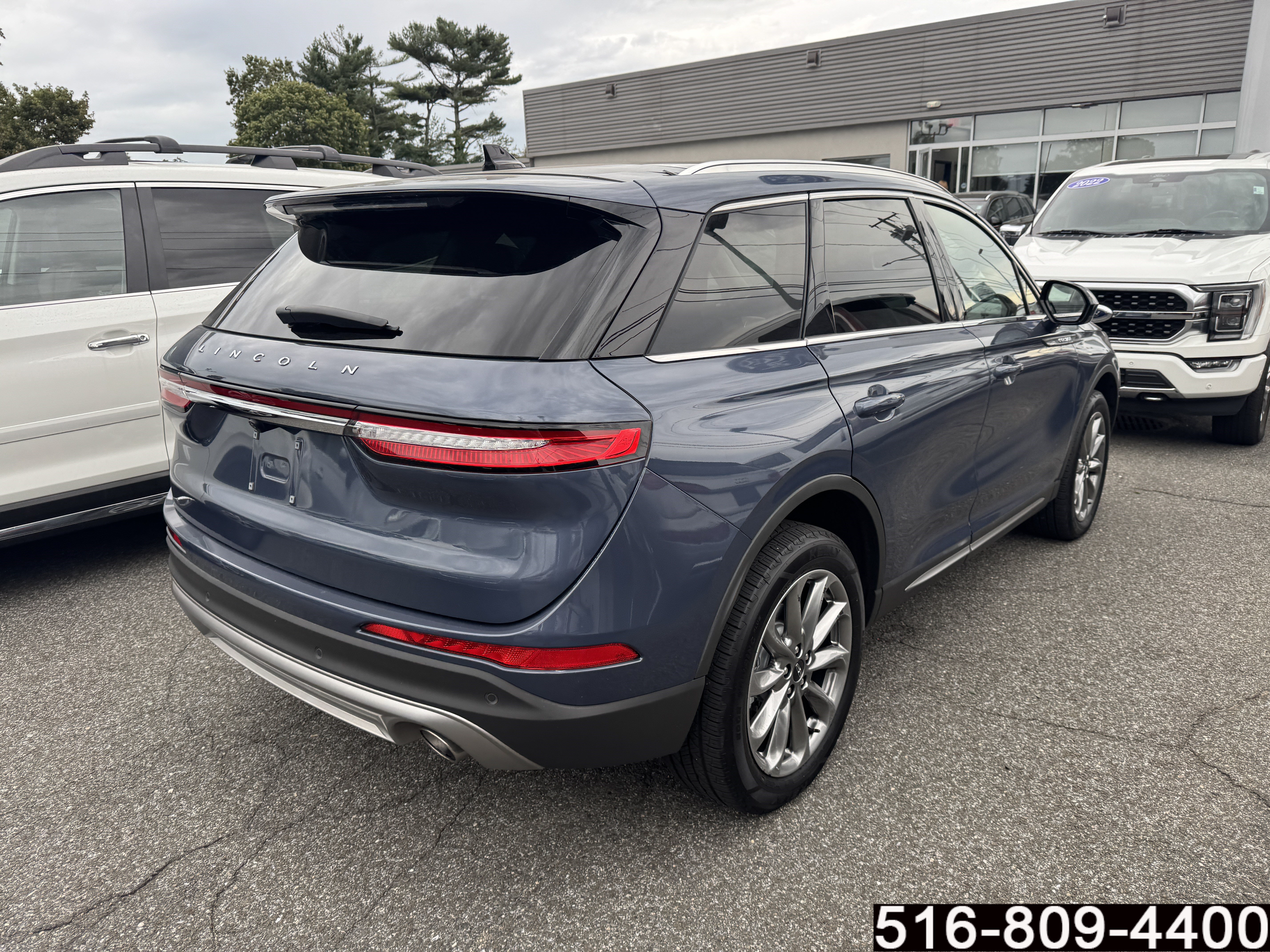 Used 2022 Lincoln Corsair AWD w/ Premium Package image 4