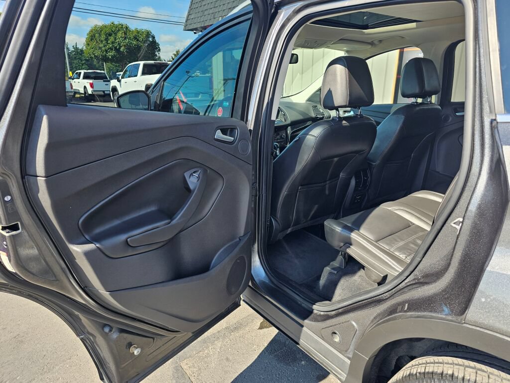 Used 2017 Ford Escape Titanium w/ Canadian Touring Package AWD/4WD image 16