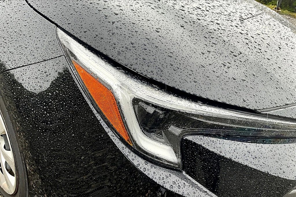 Used 2025 Toyota Corolla LE image 27