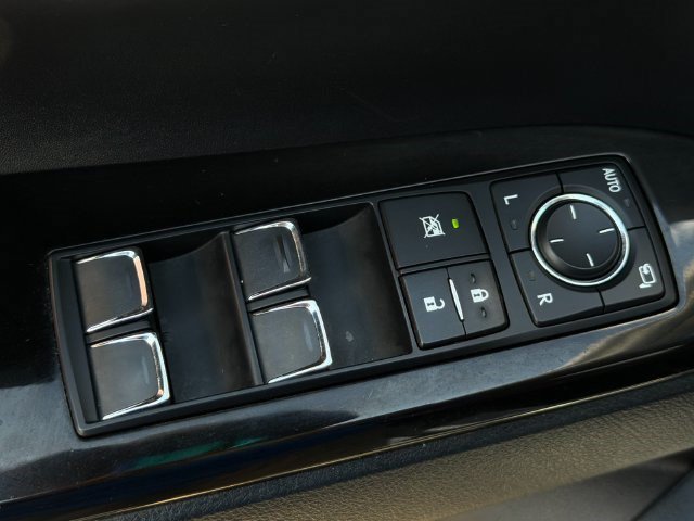 Used 2019 Lexus LX 570 4WD w/ Luxury Package image 13