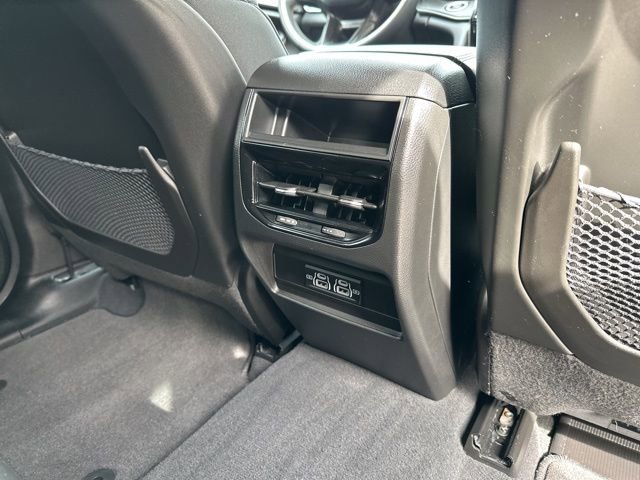 Used 2023 Jeep Grand Cherokee Laredo image 17