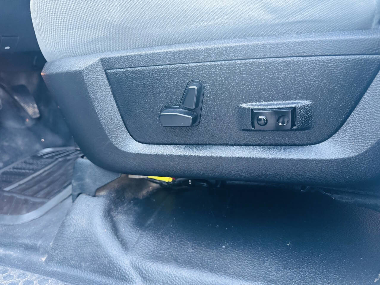 Used 2017 RAM 1500 Classic SLT image 17