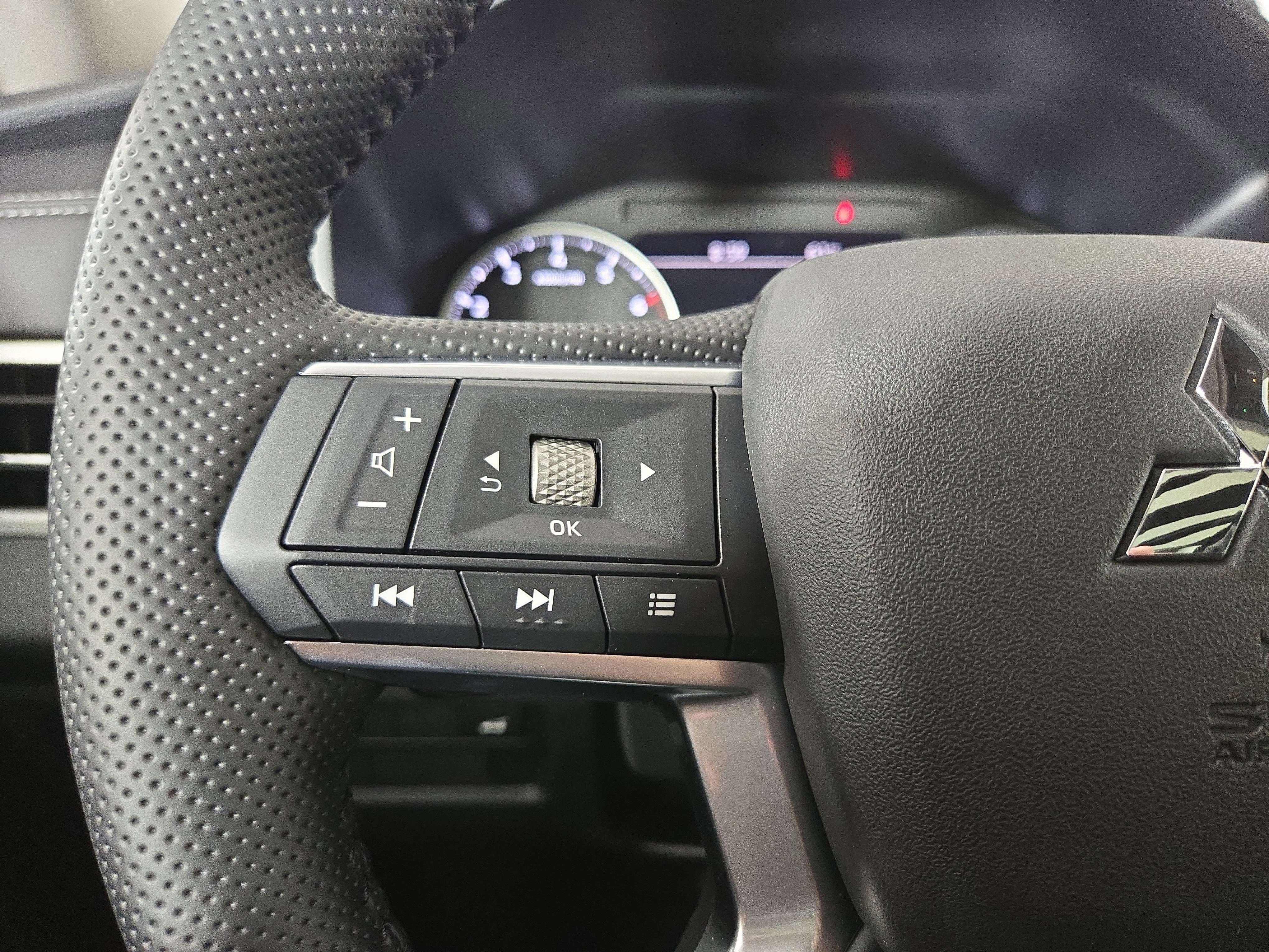 New 2026 Mitsubishi Outlander AWD image 15