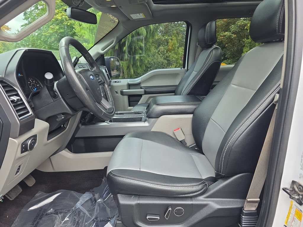Used 2016 Ford F150 XLT w/ Equipment Group 302A Luxury AWD/4WD image 4