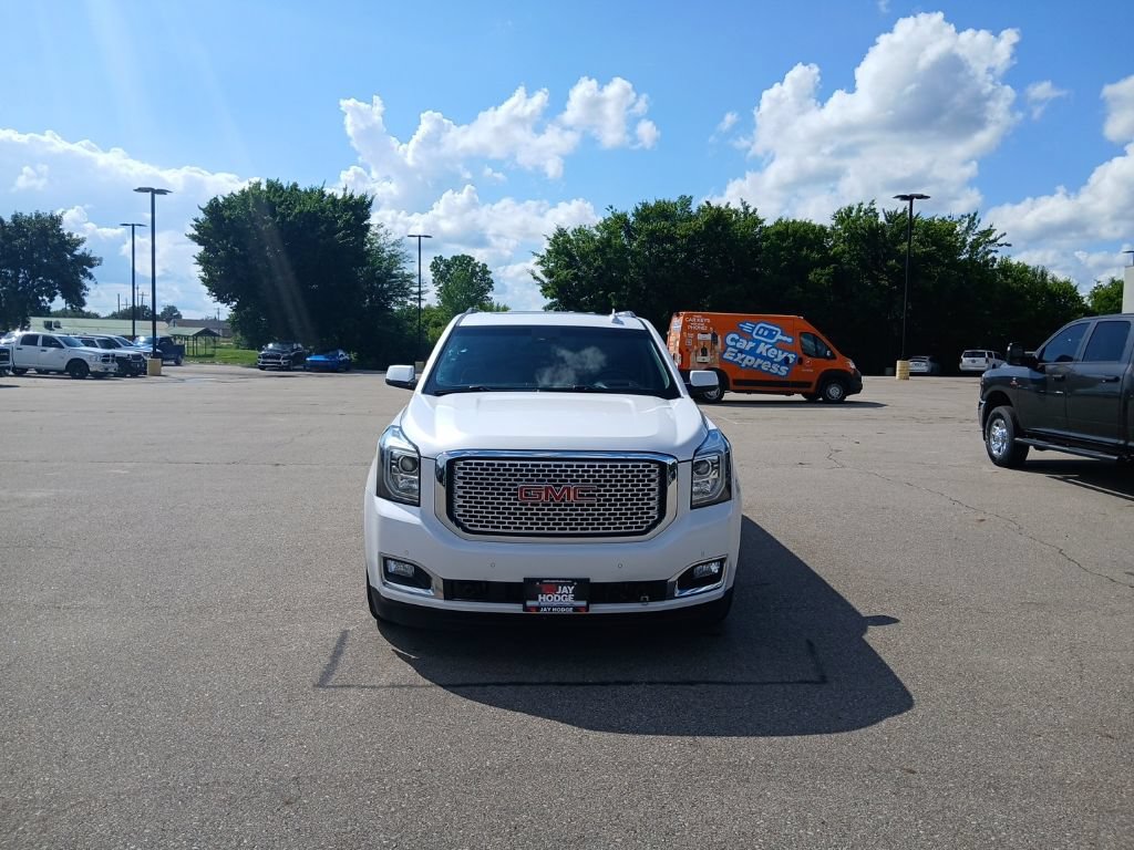 Used 2017 GMC Yukon XL Denali w/ Open Road Package AWD/4WD image 3
